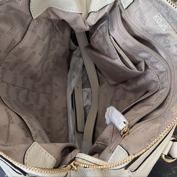 New Michael Kors Megan Large Vanilla Satchel Crossbody - Picture 5 of 16